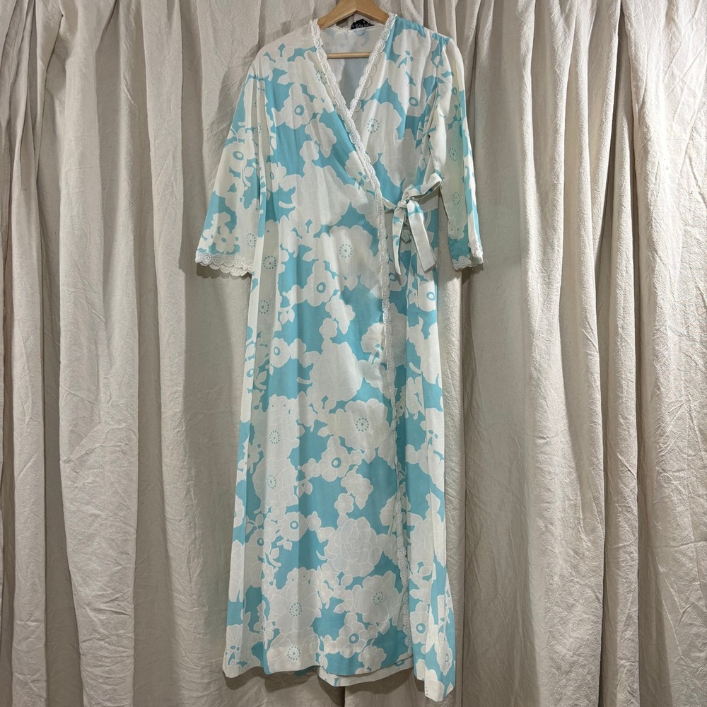 VTG 1960s Saks Fifth Avenue Robe Floral Blue White Lace Trim Maxi Wrap Pockets